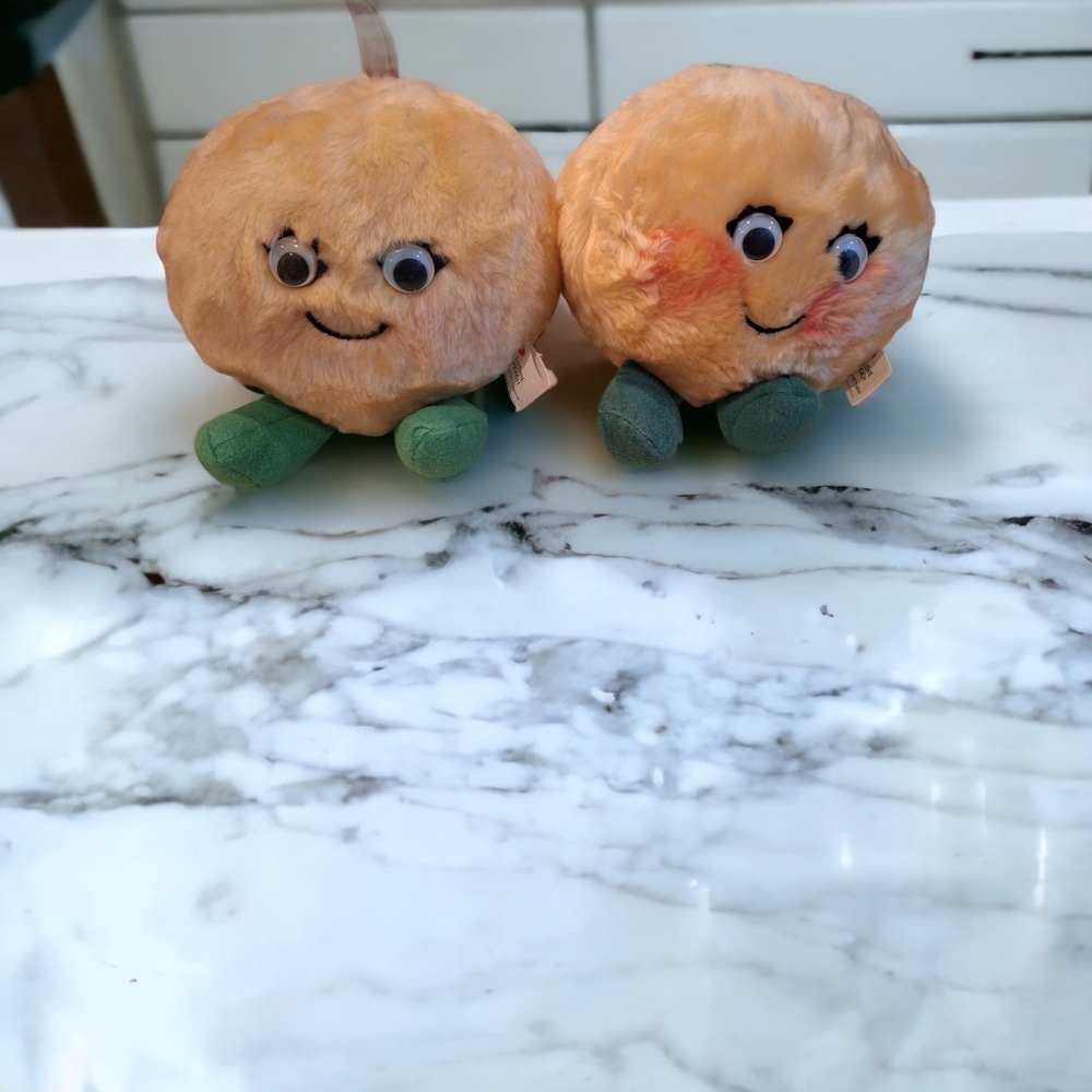 Vintage 1982 DEL MONTE Lushie Peach Country Yumkin Set of 2 10" Plush GUC